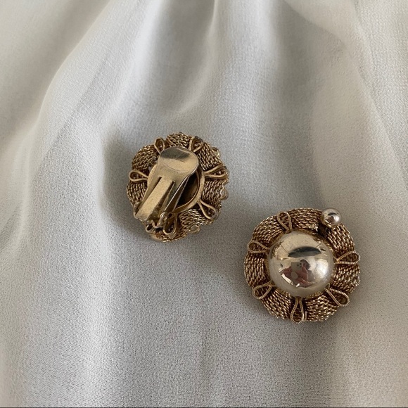 VTG Gold Tone Chain Wrapped Flower Earrings - Picture 4 of 5